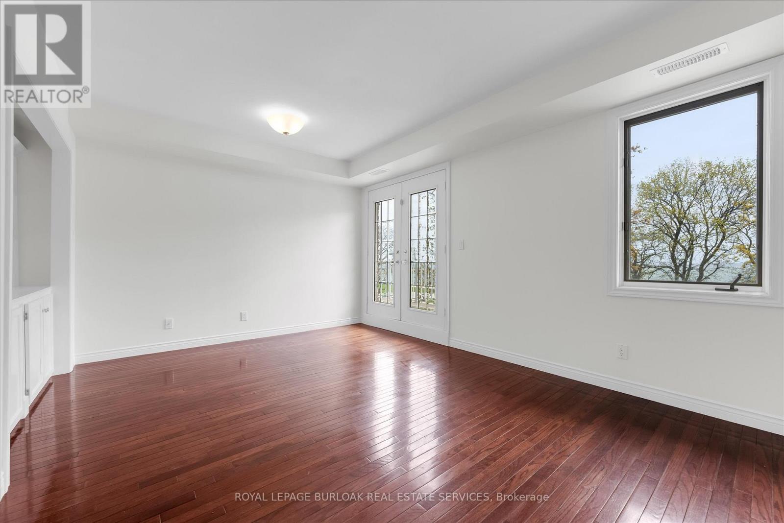 1389 LAKESHORE ROAD - 23