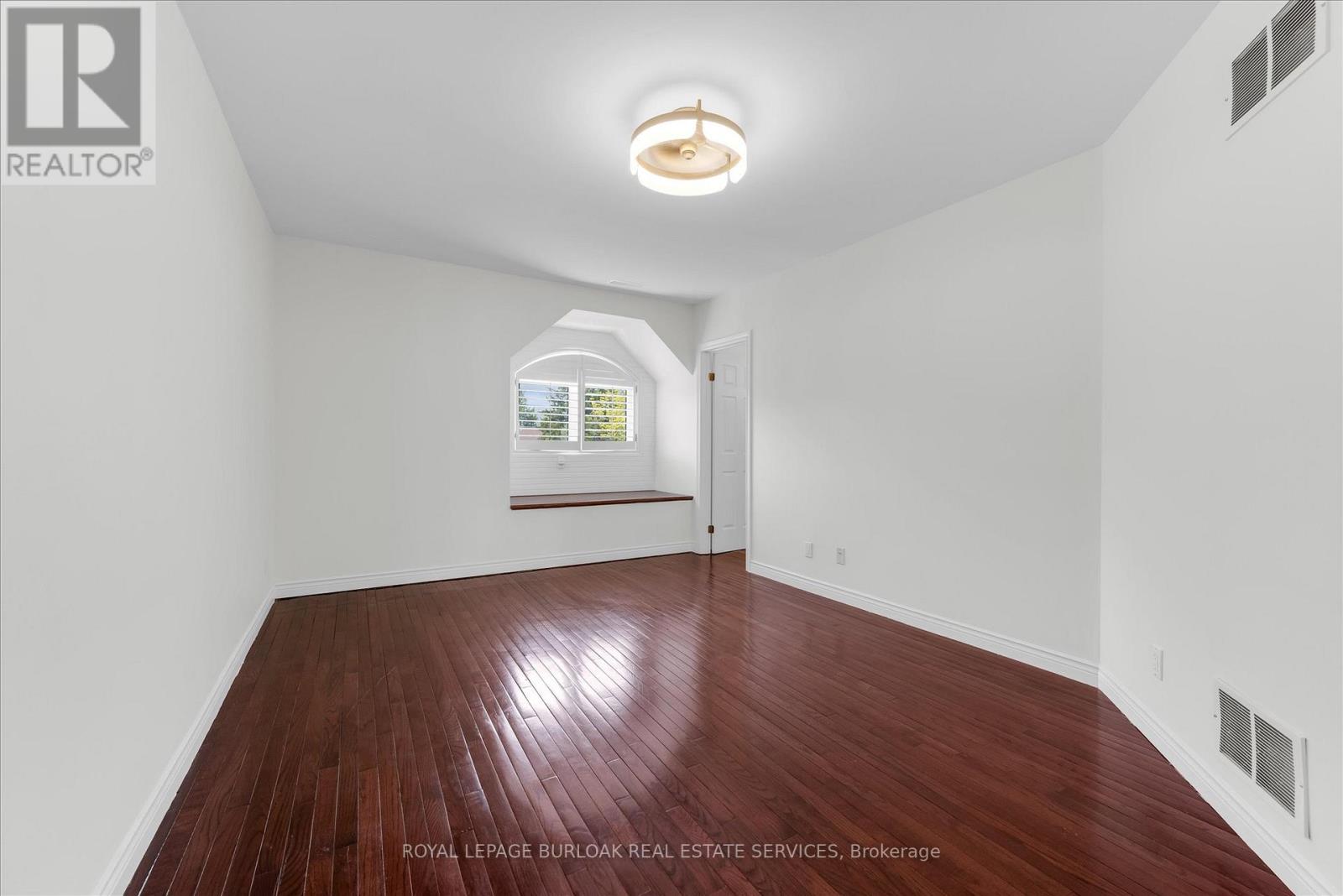 1389 LAKESHORE ROAD - 28