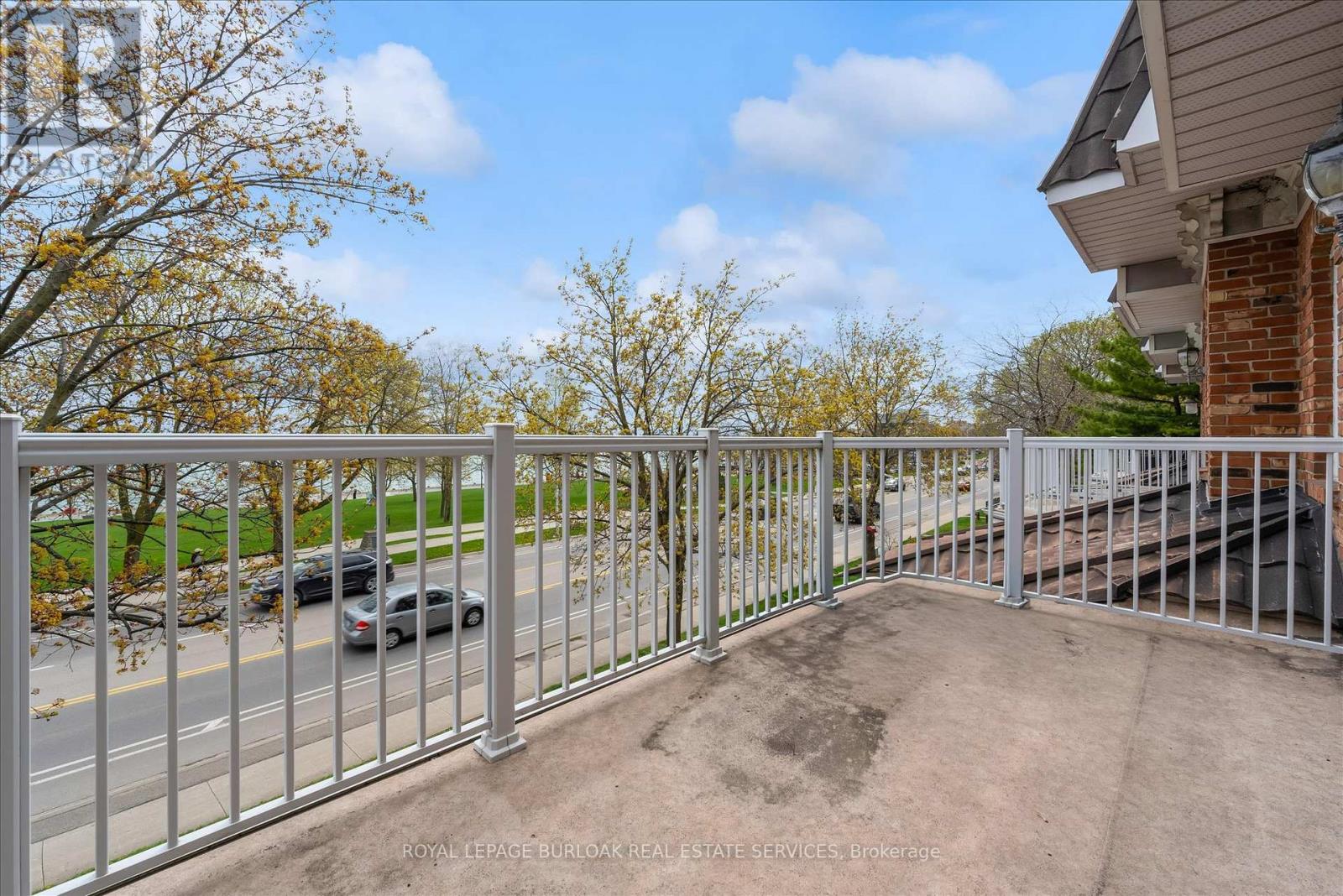 1389 LAKESHORE ROAD - 29