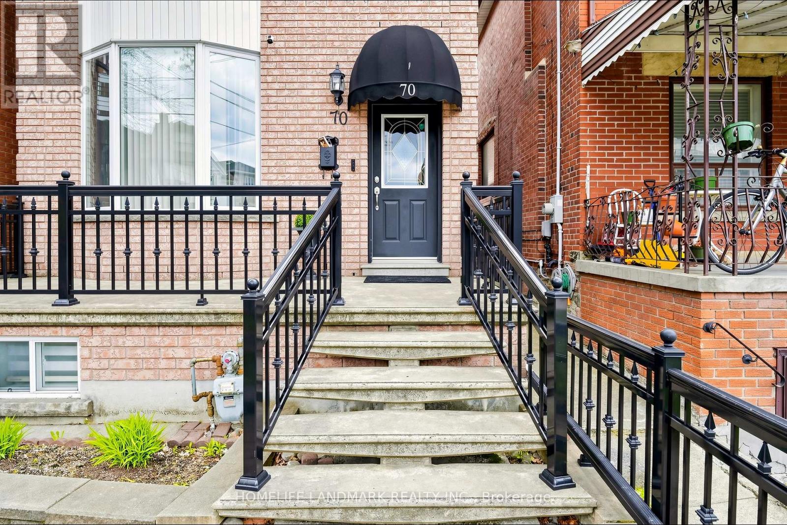 70 BARTLETT AVENUE - 2