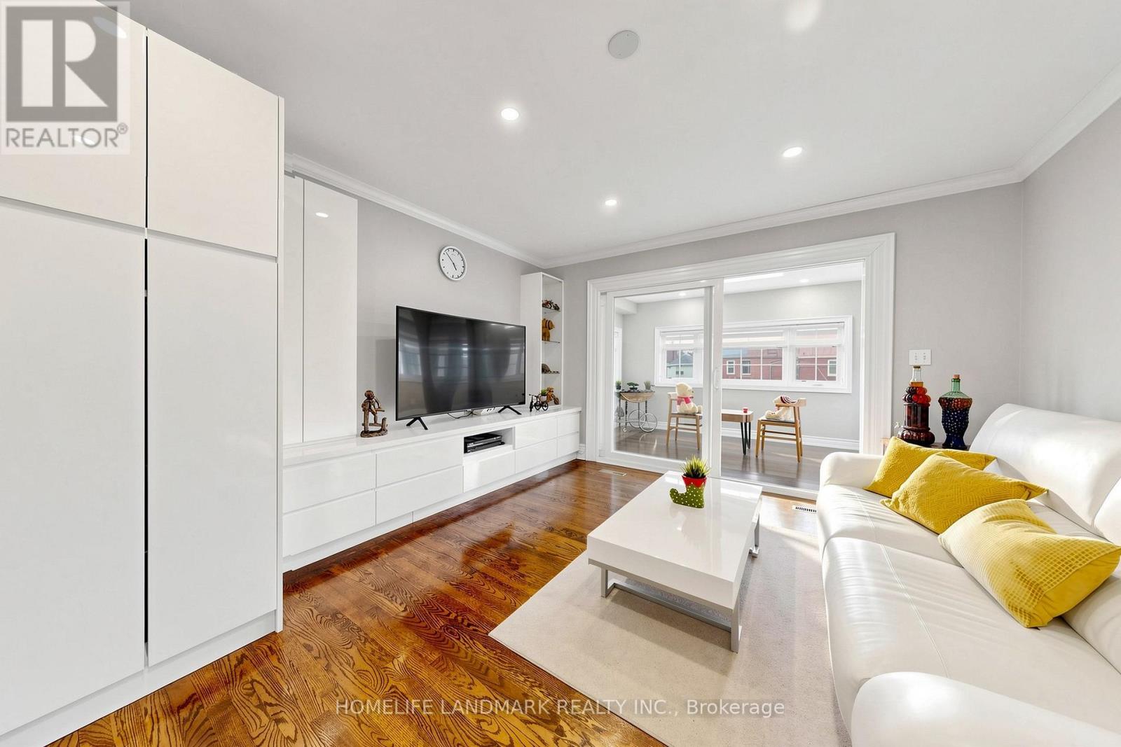 70 BARTLETT AVENUE - 21