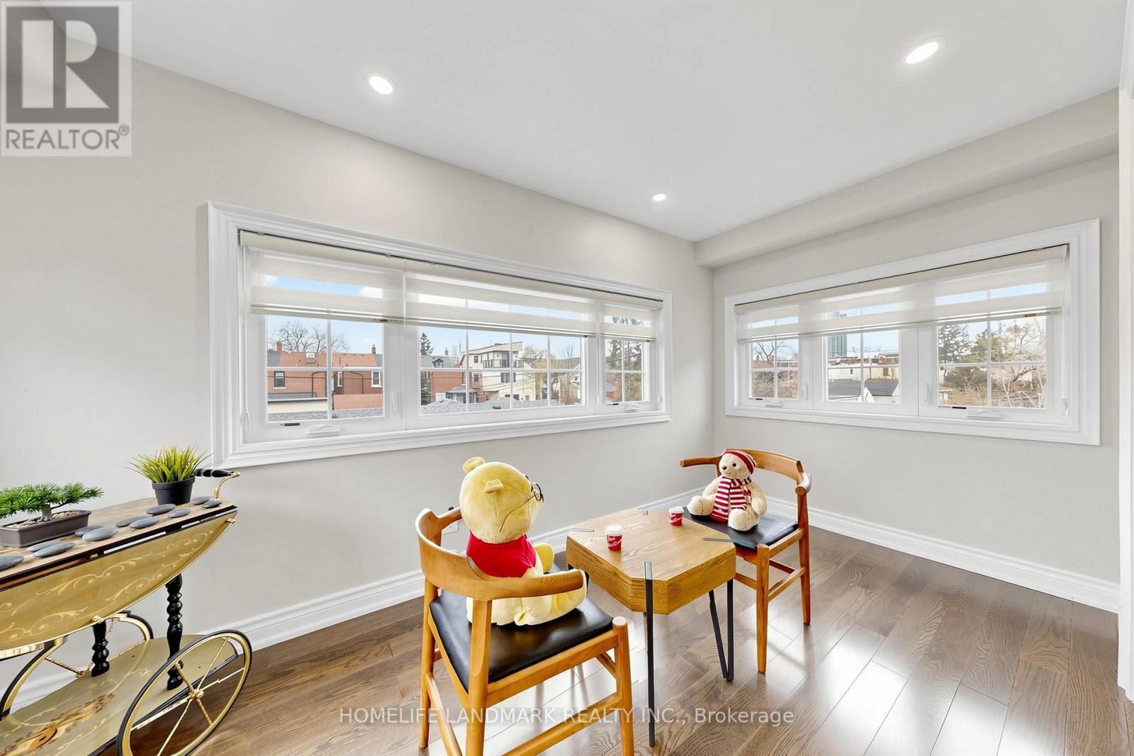 70 BARTLETT AVENUE - 24