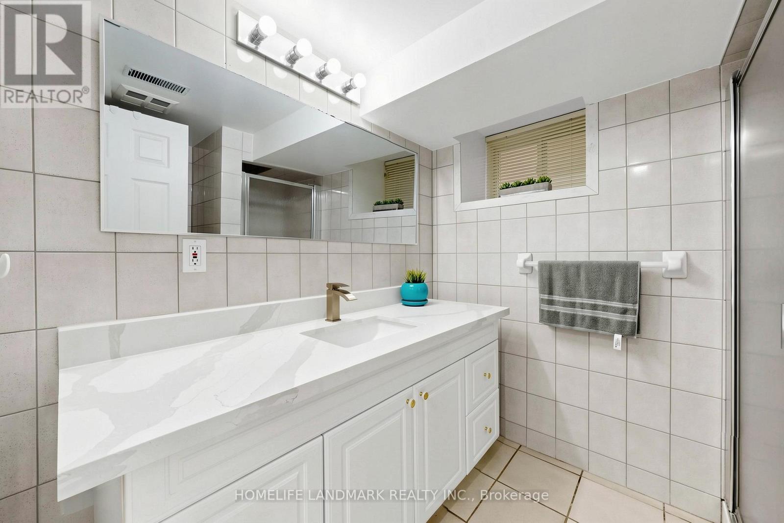 70 BARTLETT AVENUE - 38