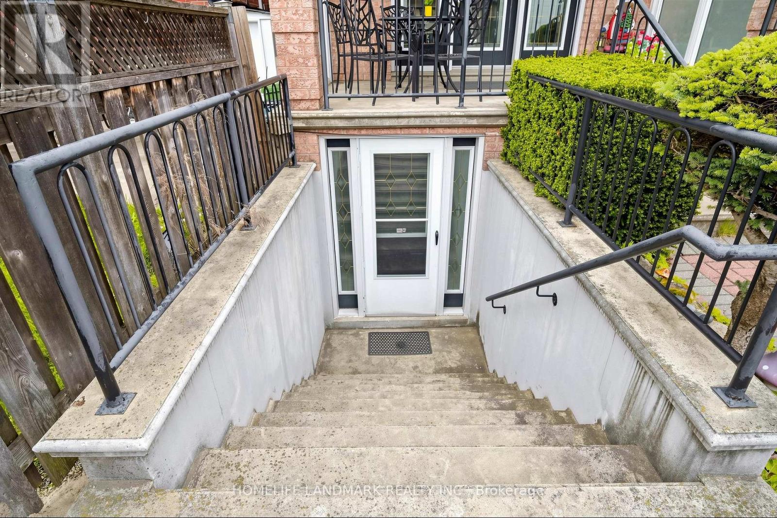 70 BARTLETT AVENUE - 42