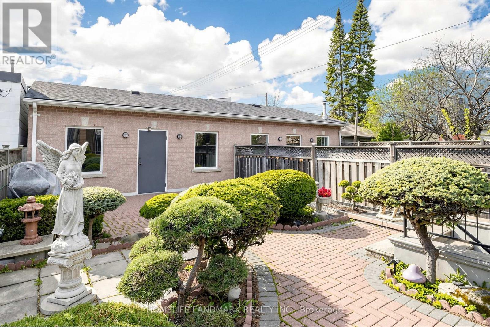 70 BARTLETT AVENUE - 45
