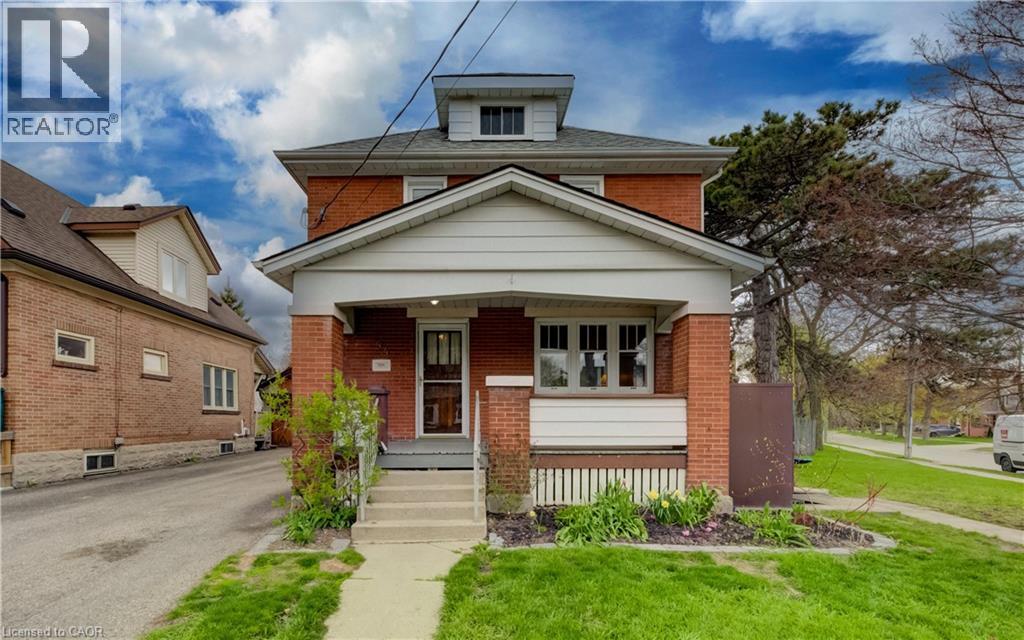 94 STIRLING Avenue N, Kitchener, Ontario, N2H3G7 — Photo 2