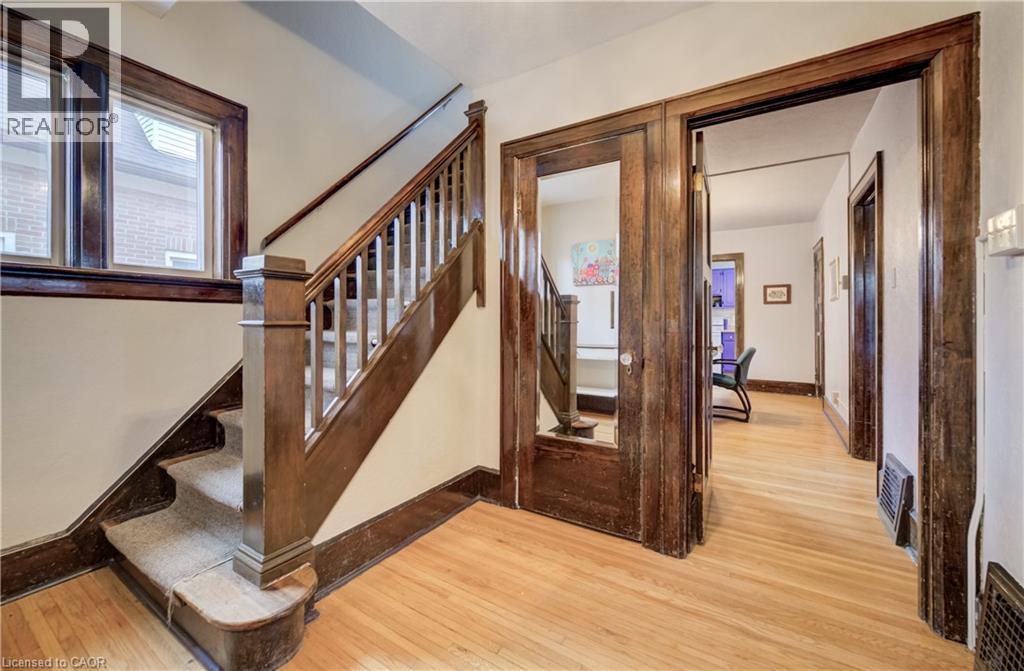 94 STIRLING Avenue N, Kitchener, Ontario, N2H3G7 — Photo 4