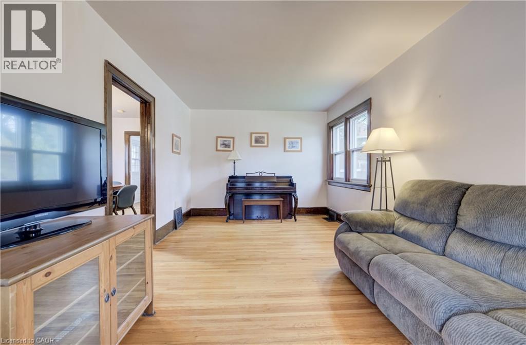 94 STIRLING Avenue N, Kitchener, Ontario, N2H3G7 — Photo 6