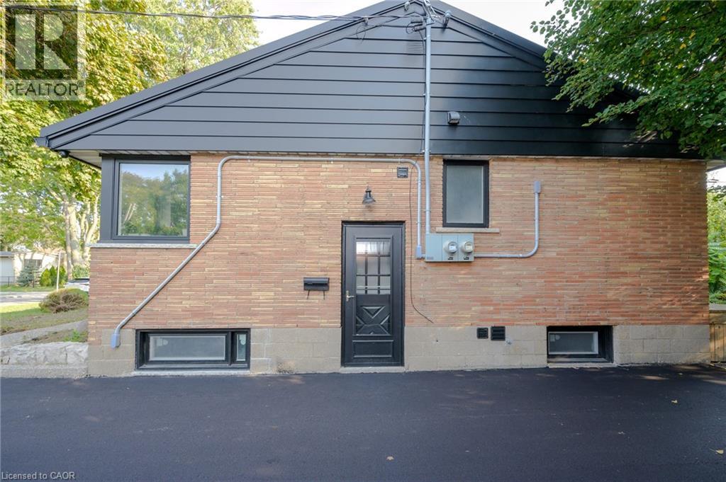 39 WESTMINSTER Avenue Unit# Upper Level, Hamilton, Ontario, L9C4L8 — Photo 2