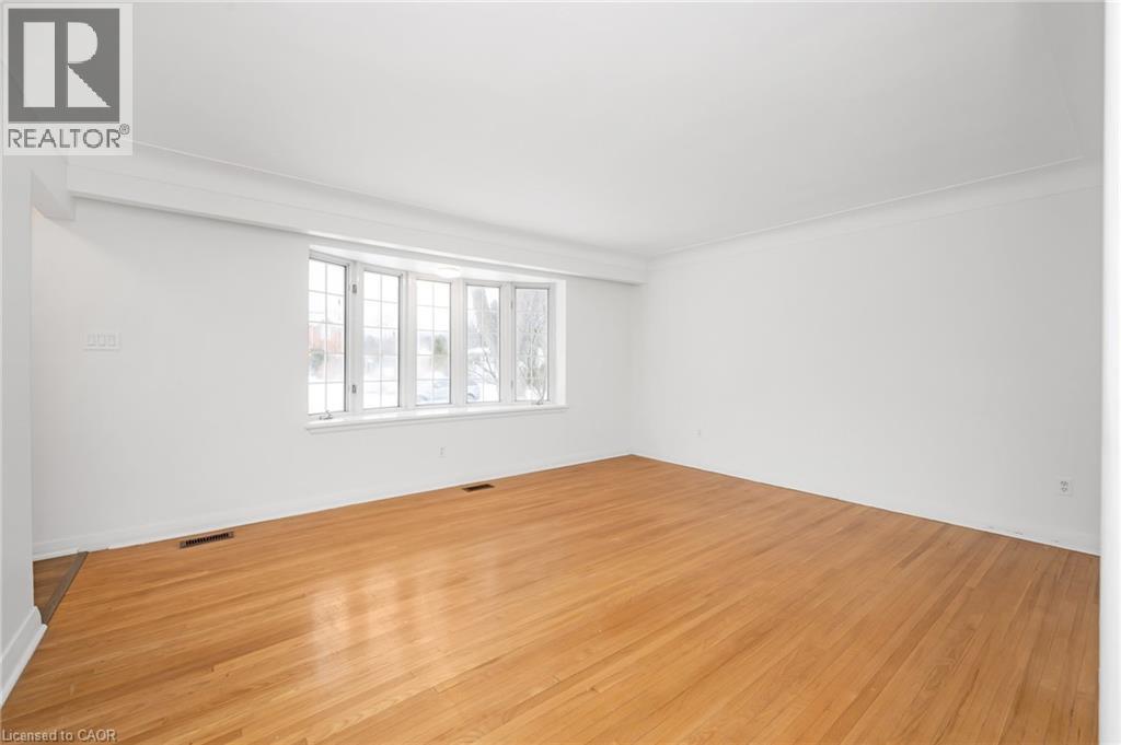 39 WESTMINSTER Avenue Unit# Upper Level, Hamilton, Ontario, L9C4L8 — Photo 3
