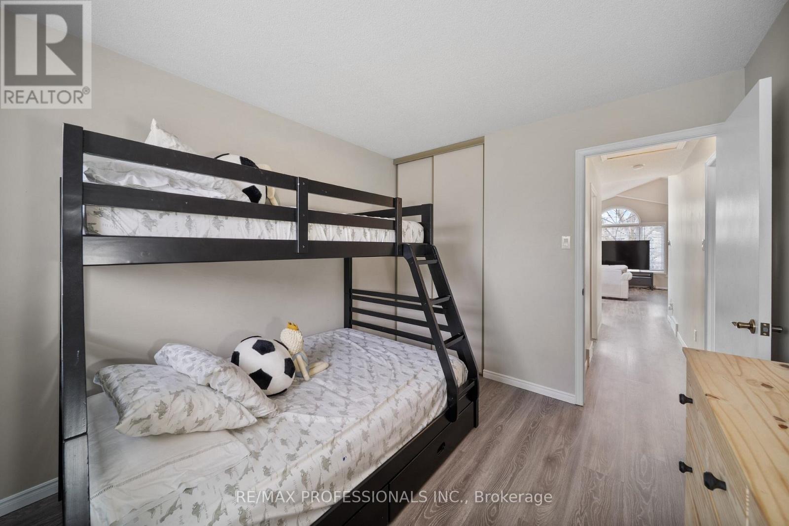 522 TRICO DRIVE - 12
