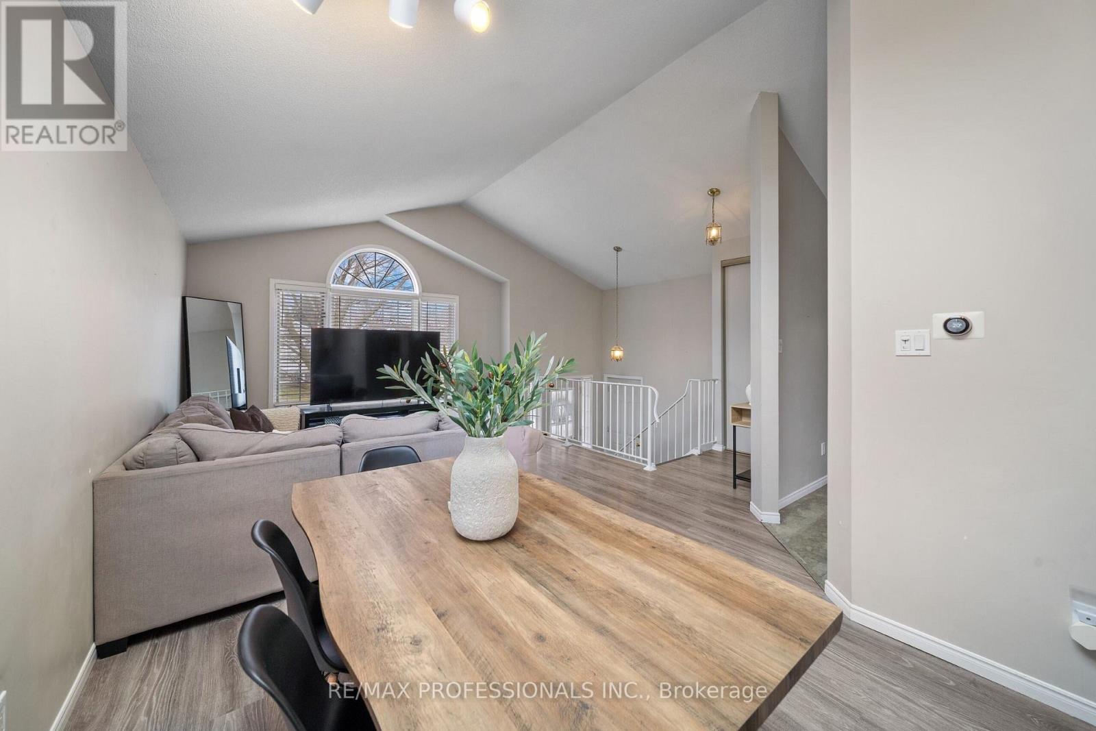 522 TRICO DRIVE - 17