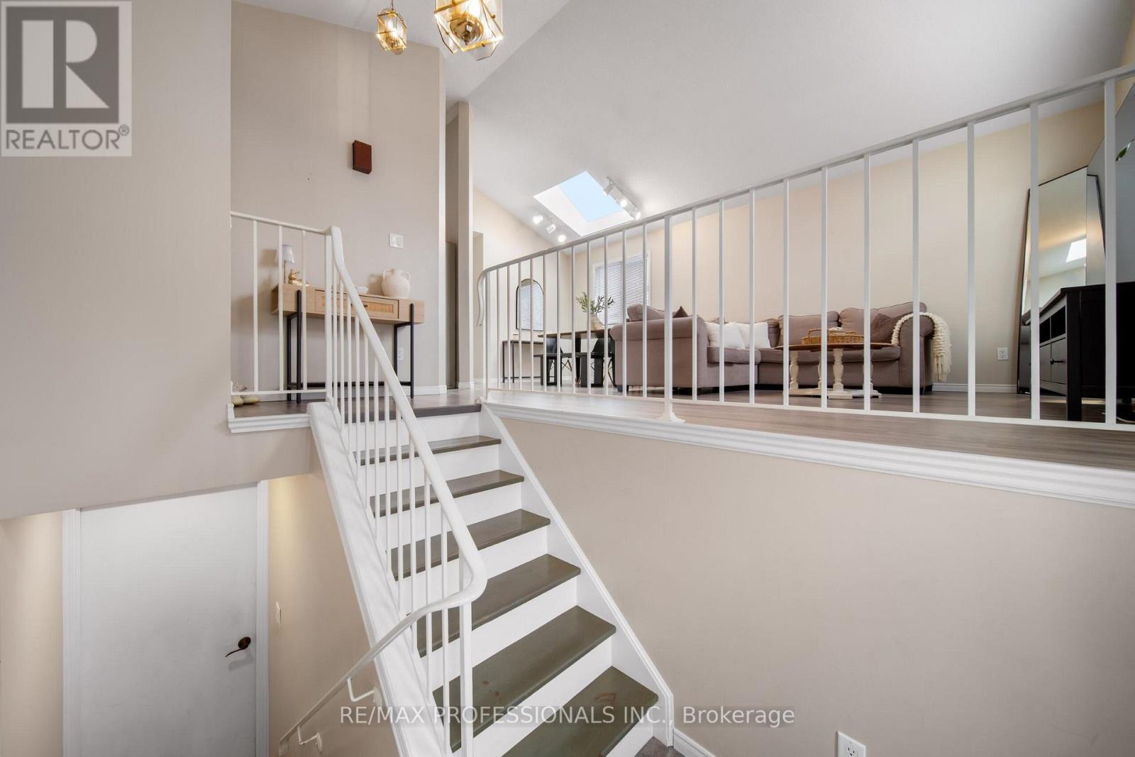 522 TRICO DRIVE - 24