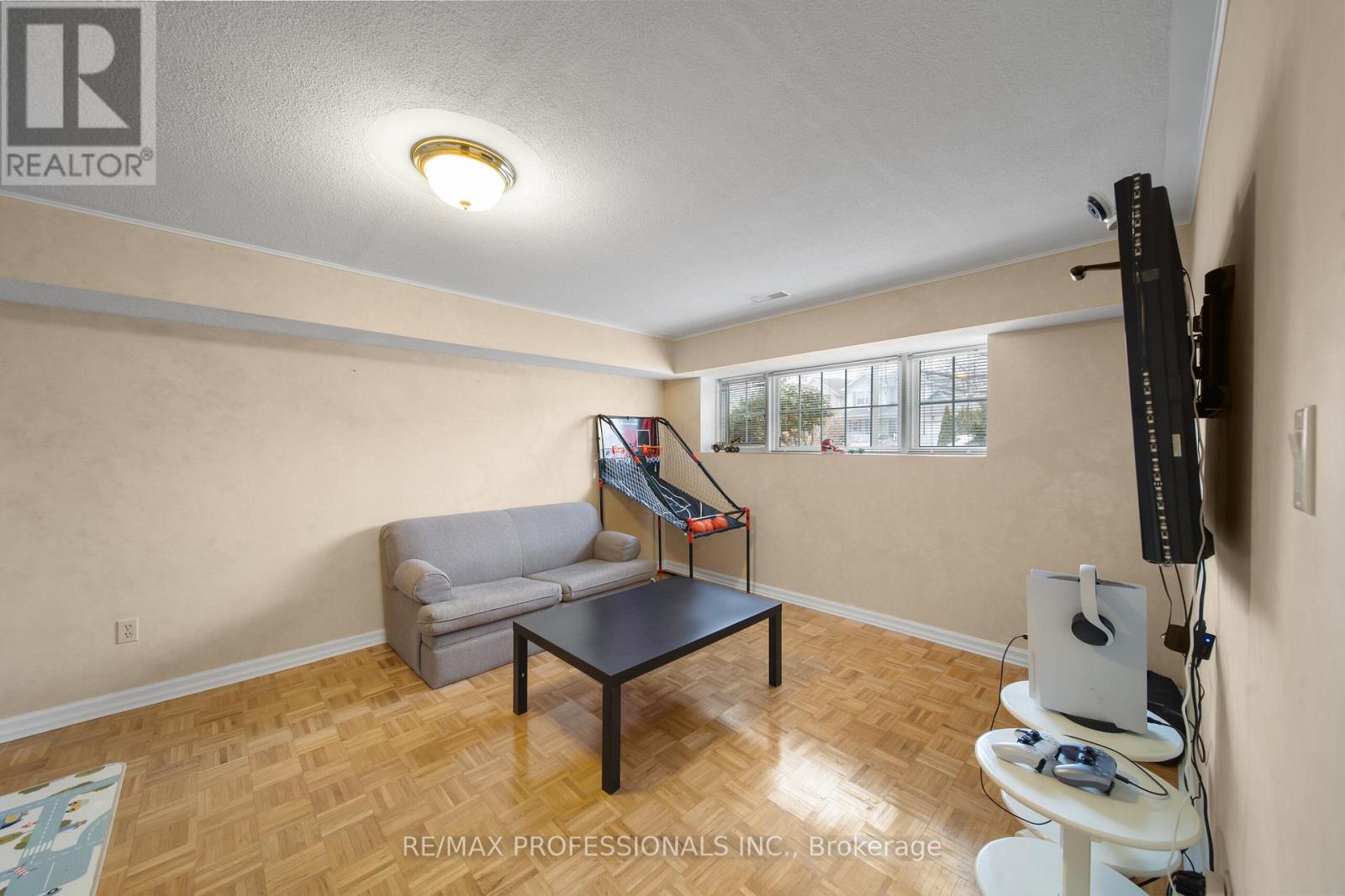 522 TRICO DRIVE - 29