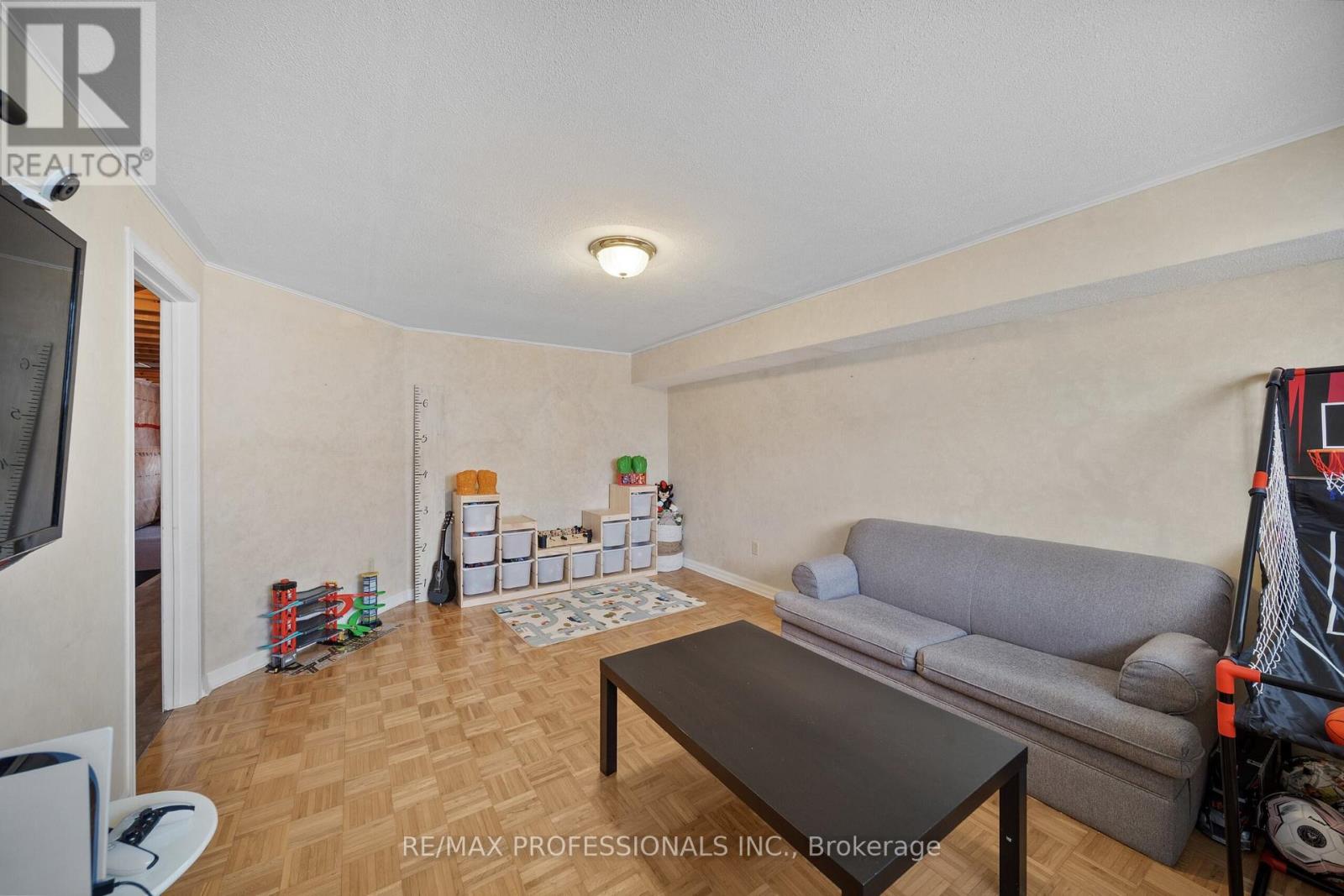 522 TRICO DRIVE - 31