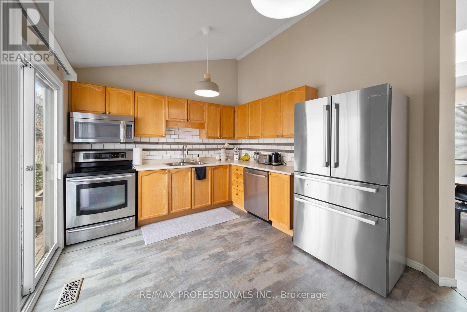 522 TRICO DRIVE - 7