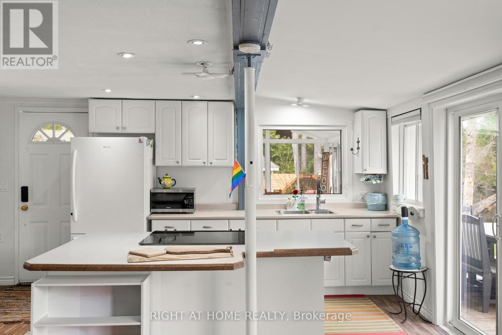 369 SOUTHAM DRIVE - 16
