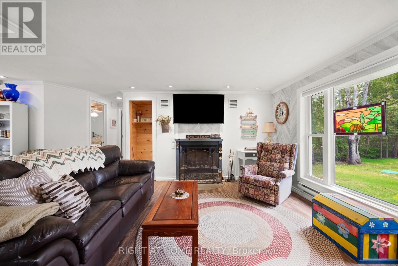 369 SOUTHAM DRIVE - 23