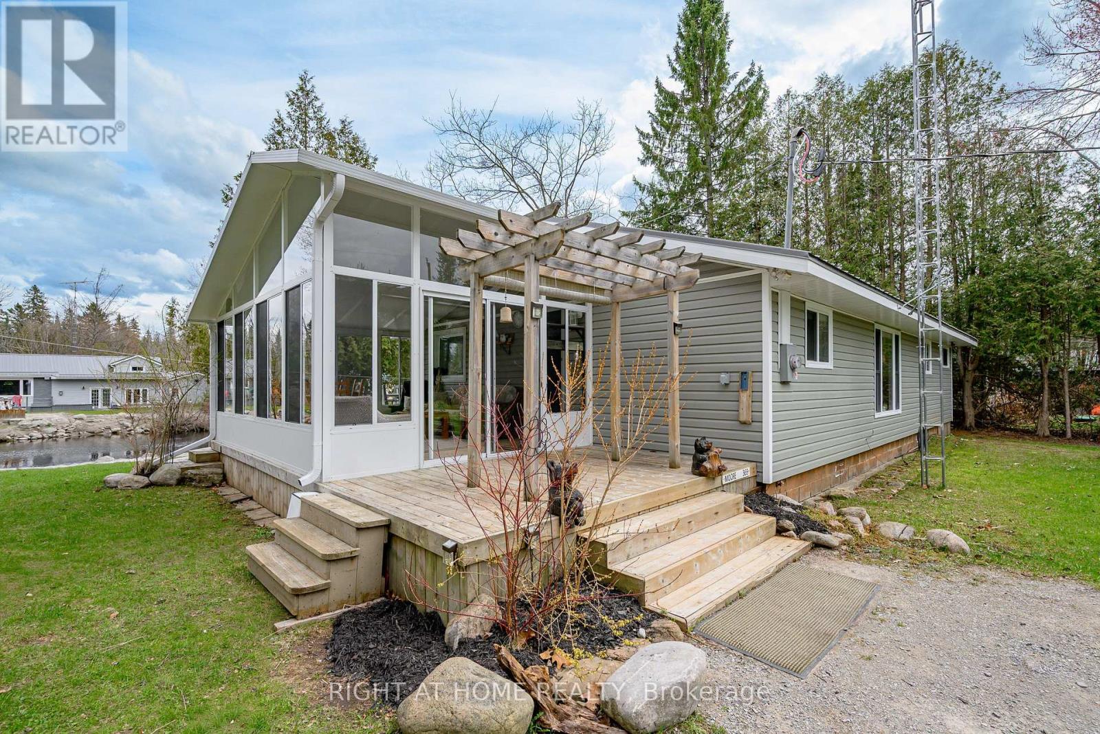 369 SOUTHAM DRIVE - 3