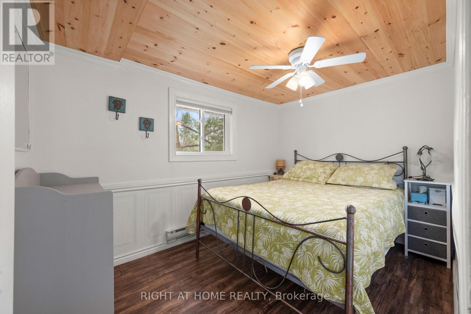 369 SOUTHAM DRIVE - 32