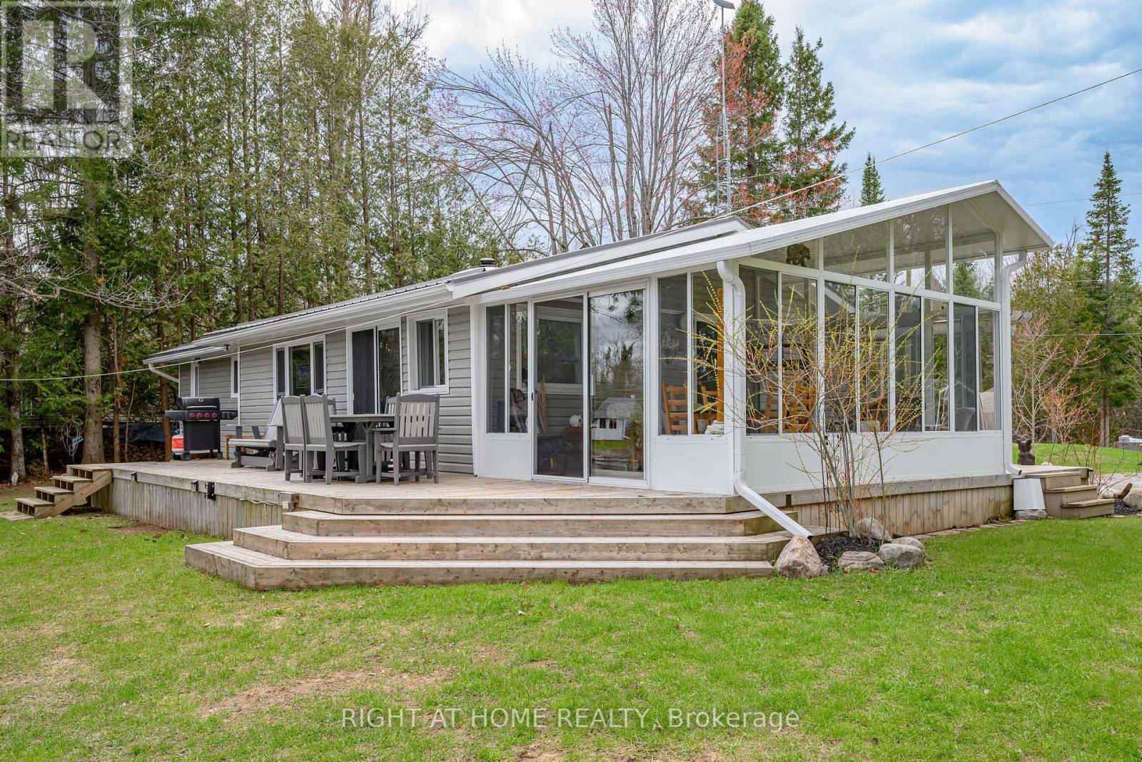 369 SOUTHAM DRIVE - 33
