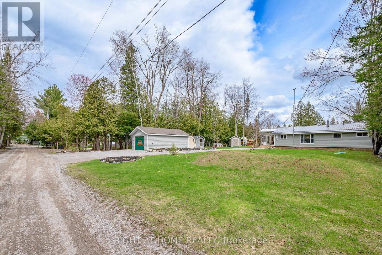 369 SOUTHAM DRIVE - 44