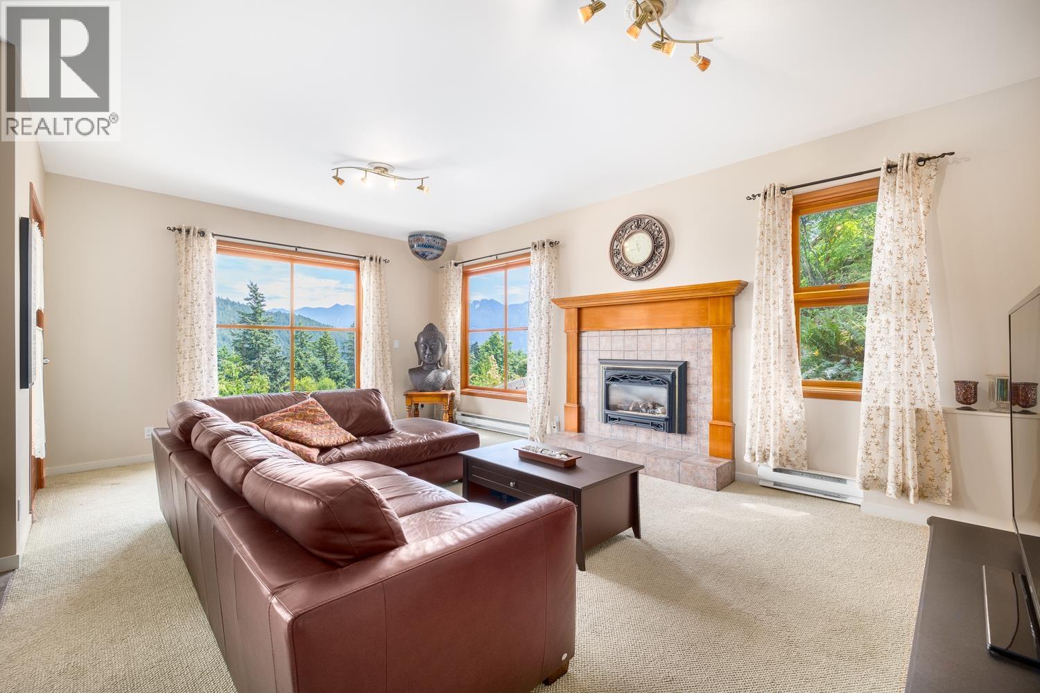 571 ROOCROFT LANE, Bowen Island