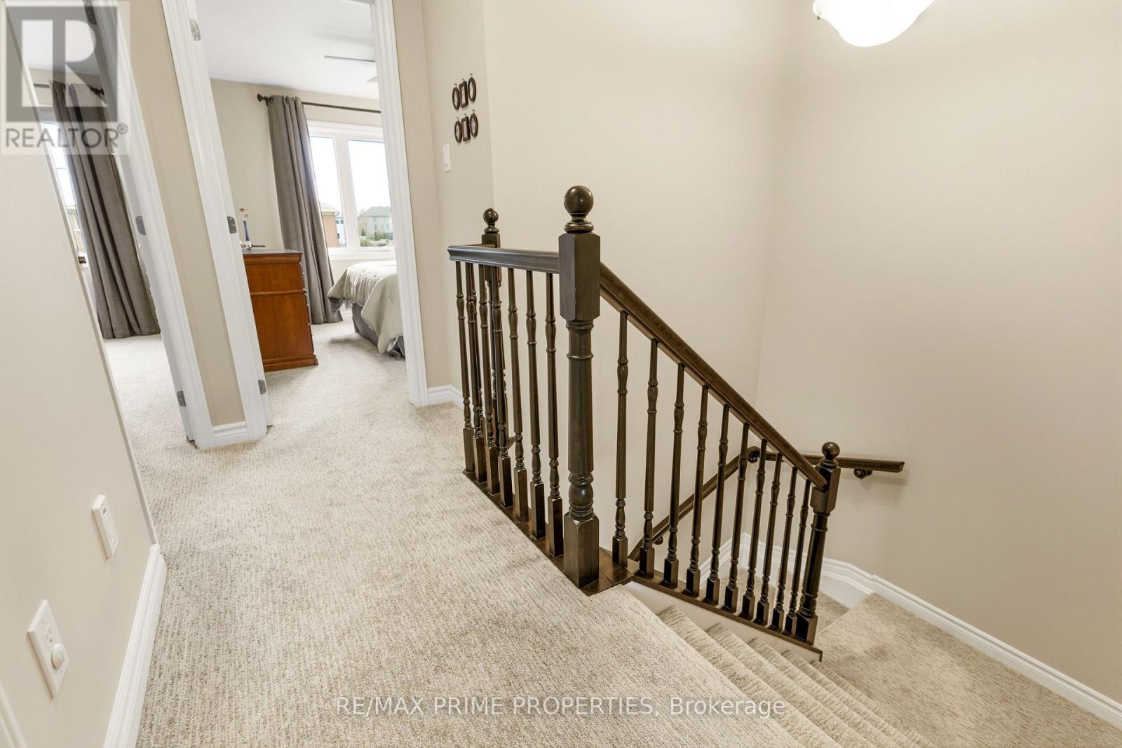 942 KILBIRNIE DRIVE - 19