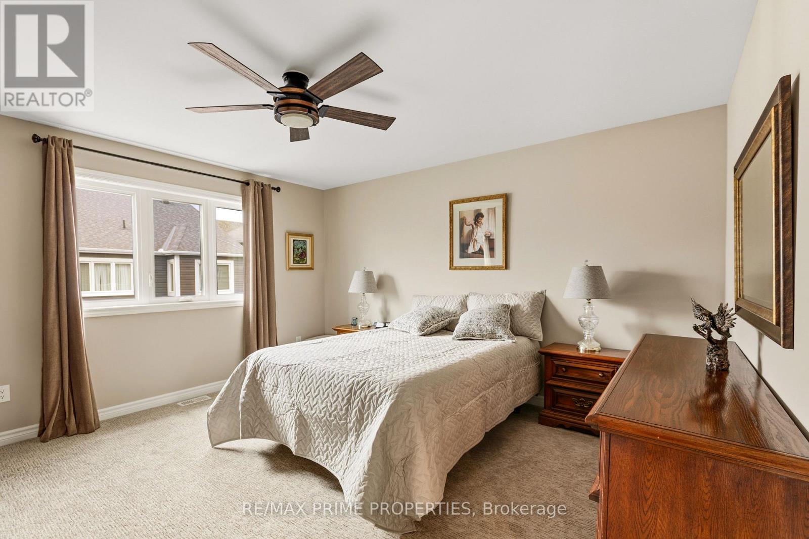 942 KILBIRNIE DRIVE - 21