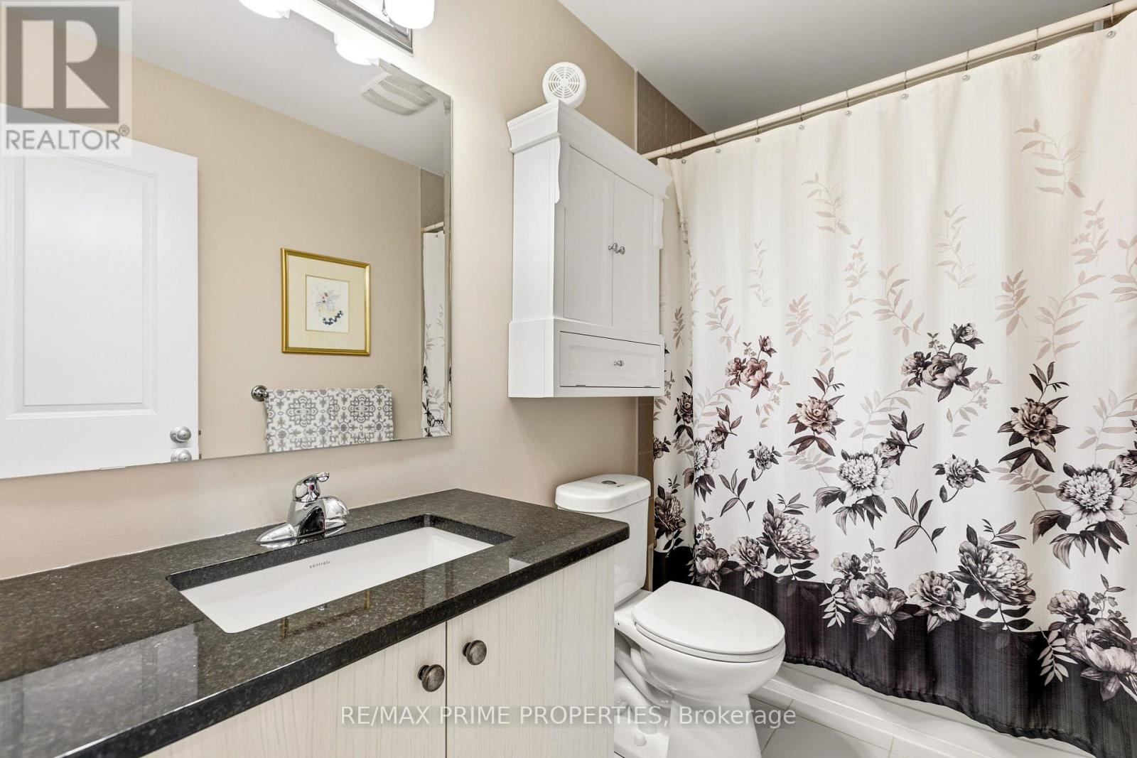 942 KILBIRNIE DRIVE - 23