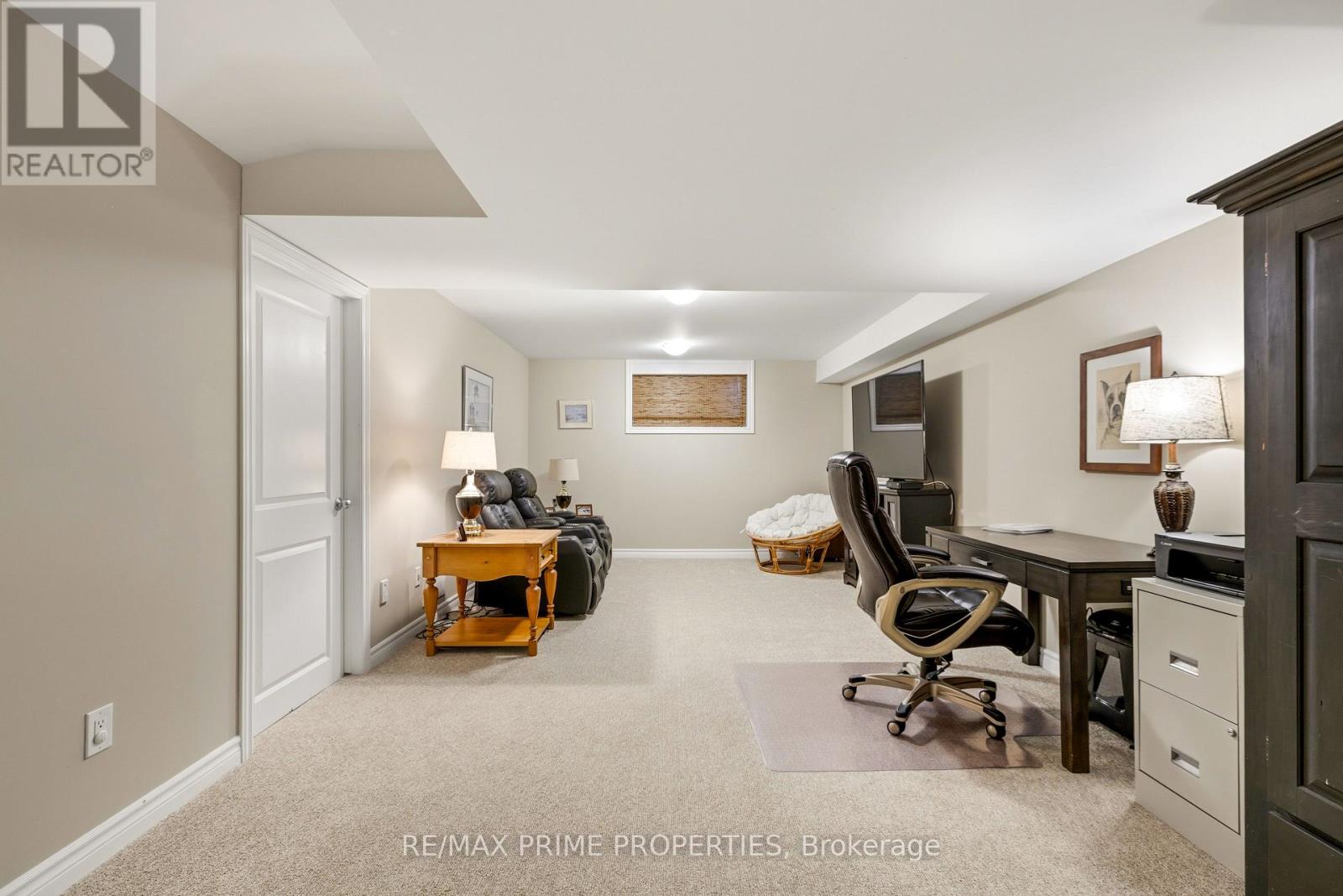 942 KILBIRNIE DRIVE - 30
