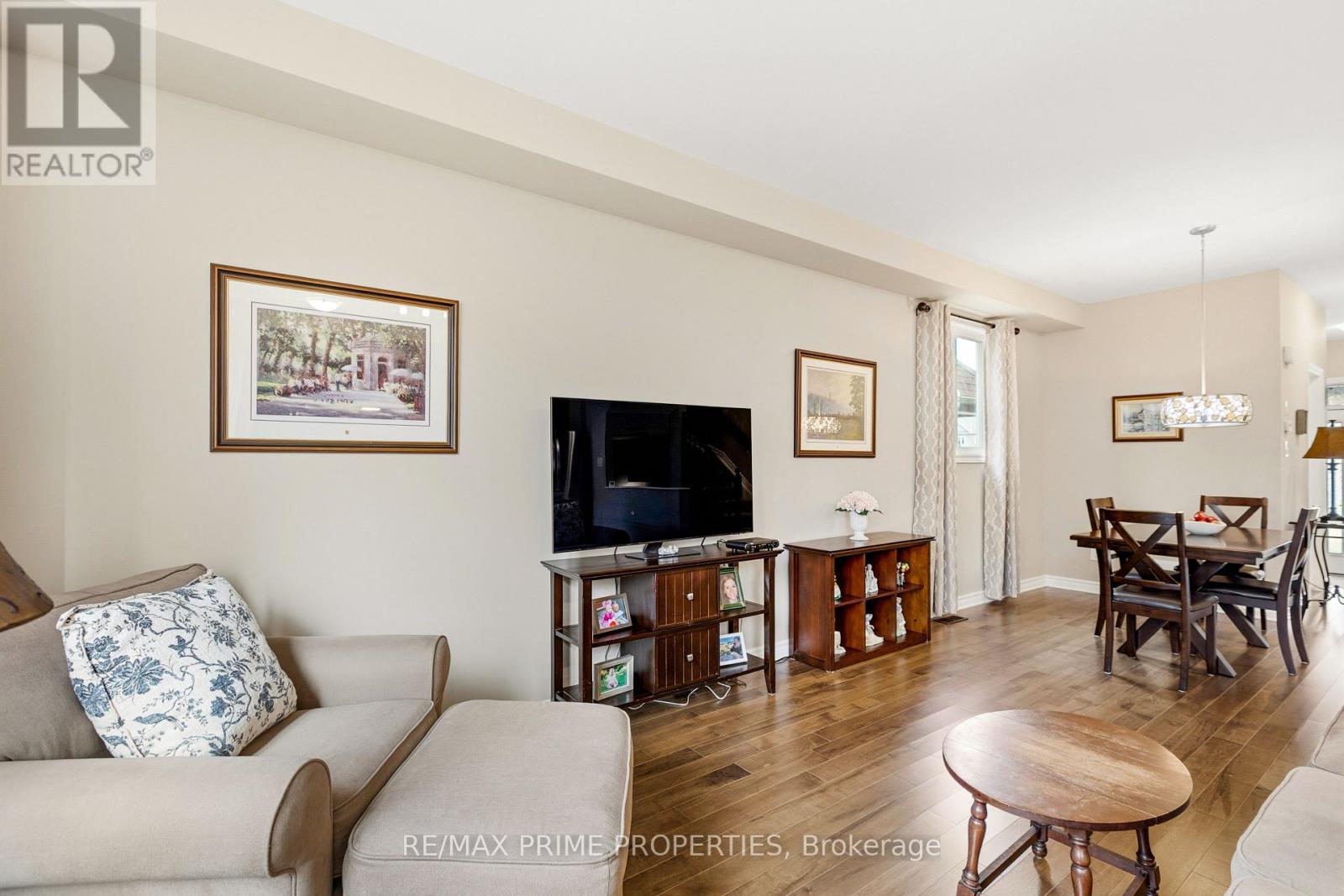 942 KILBIRNIE DRIVE - 7