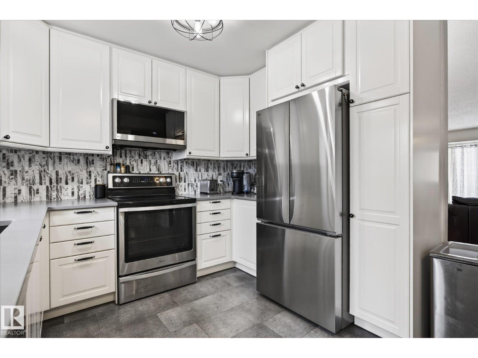 17 LEPINE PL, St. Albert