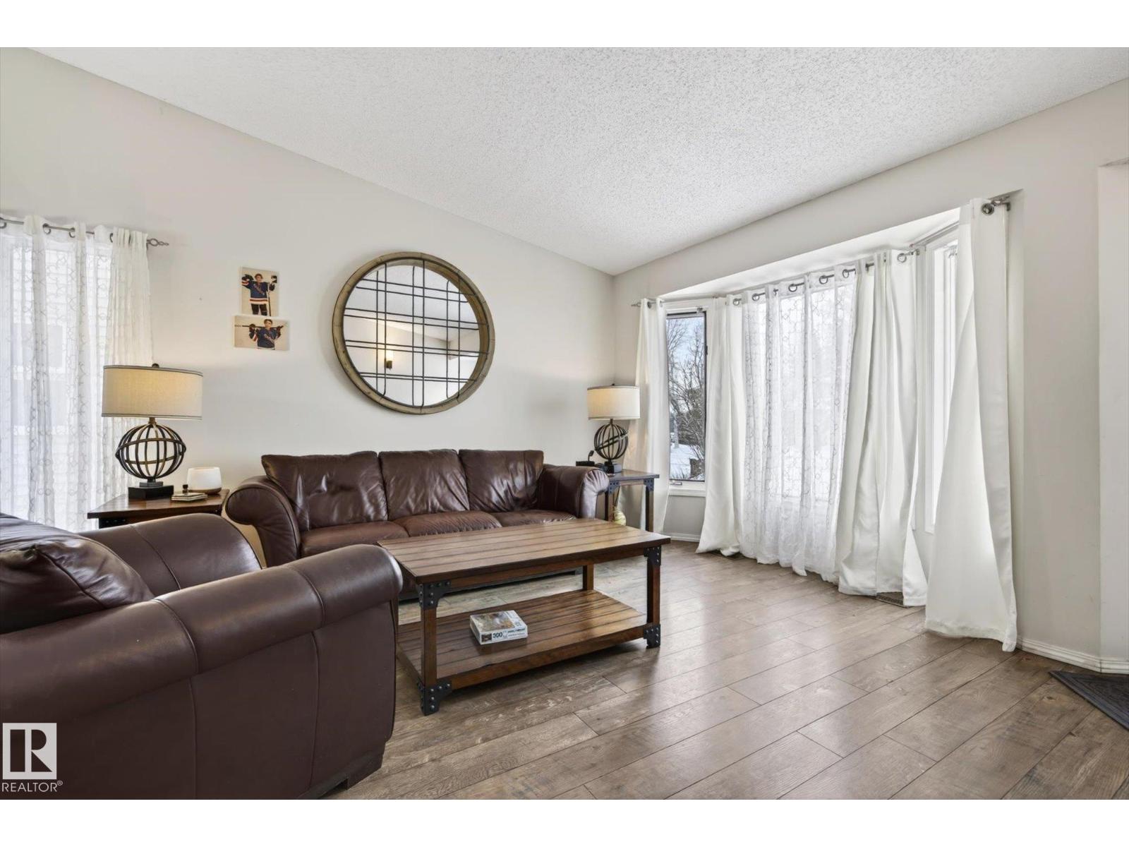 17 LEPINE PL, St. Albert