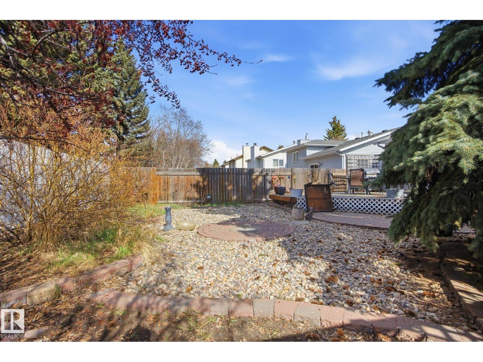 17 LEPINE PL, St. Albert