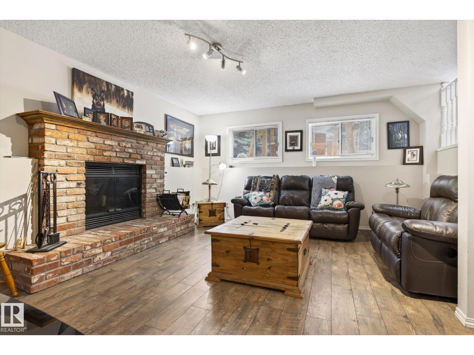 17 LEPINE PL, St. Albert