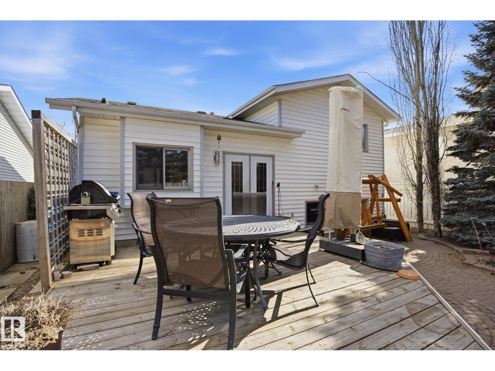 17 LEPINE PL, St. Albert