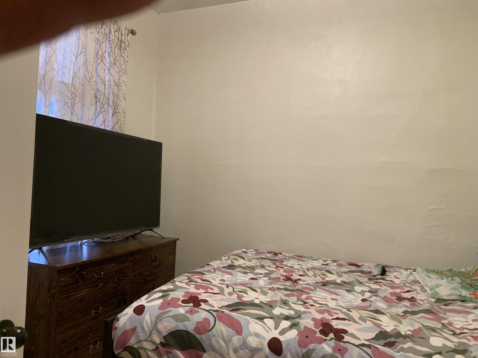 11305 89 ST NW - 11