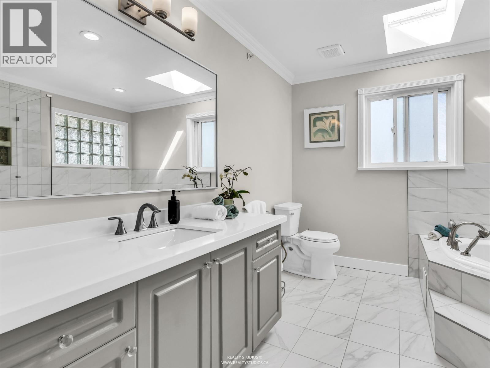 6 Bed, 5 Bath House for Sale in Vancouver – 627 E 30TH AVENUE, Vancouver - Image 8