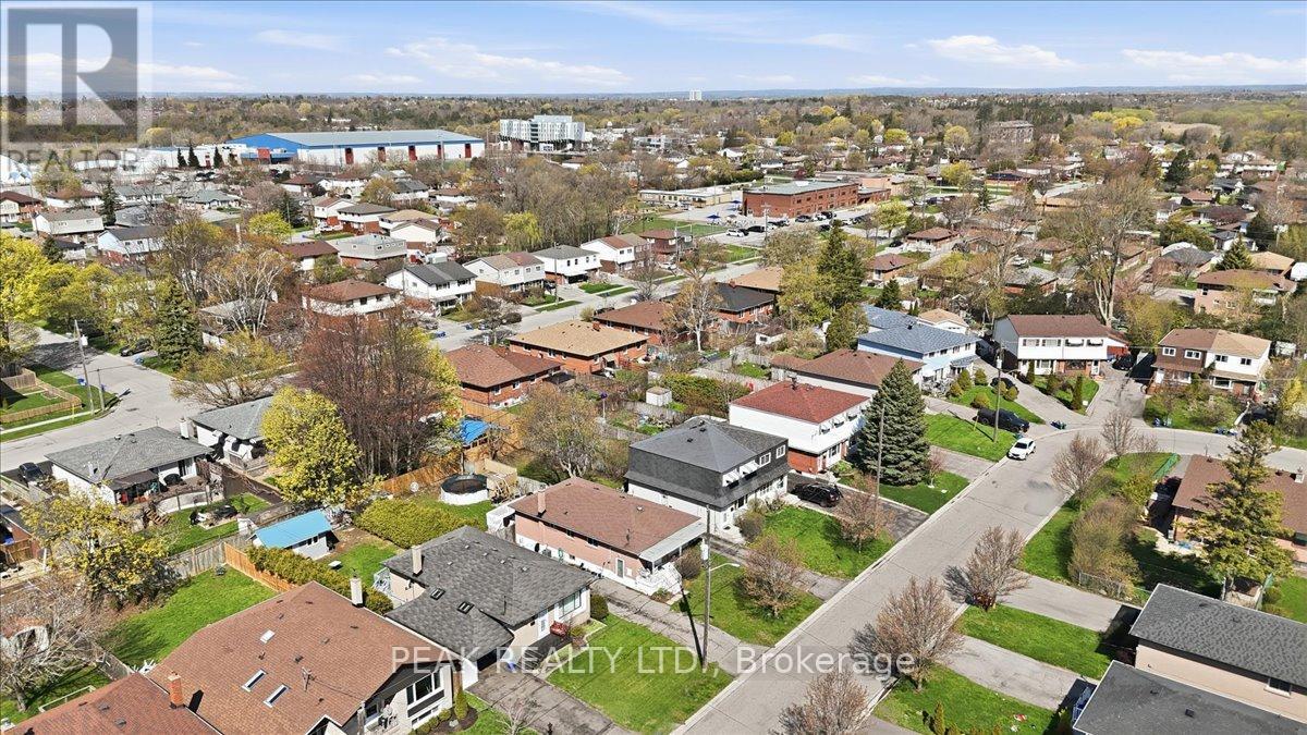 644 PERRY CRESCENT - 43