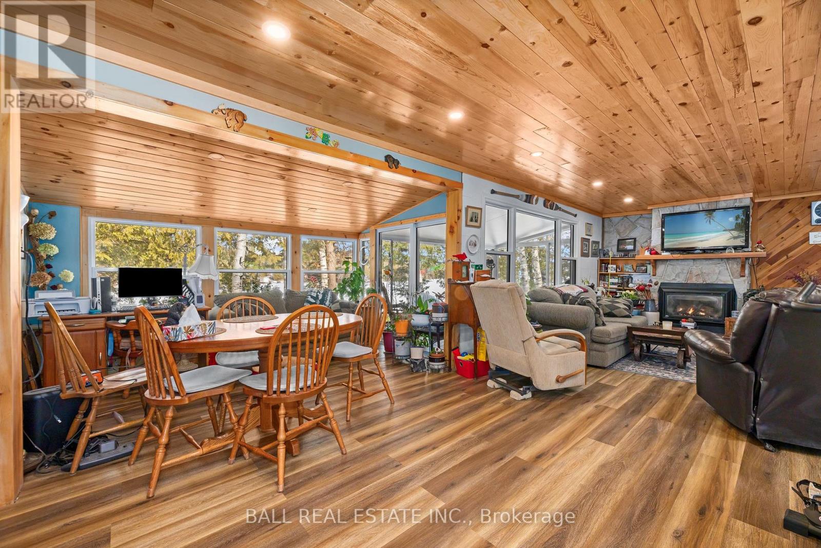 1561 CRYSTAL LAKE ROAD - 9