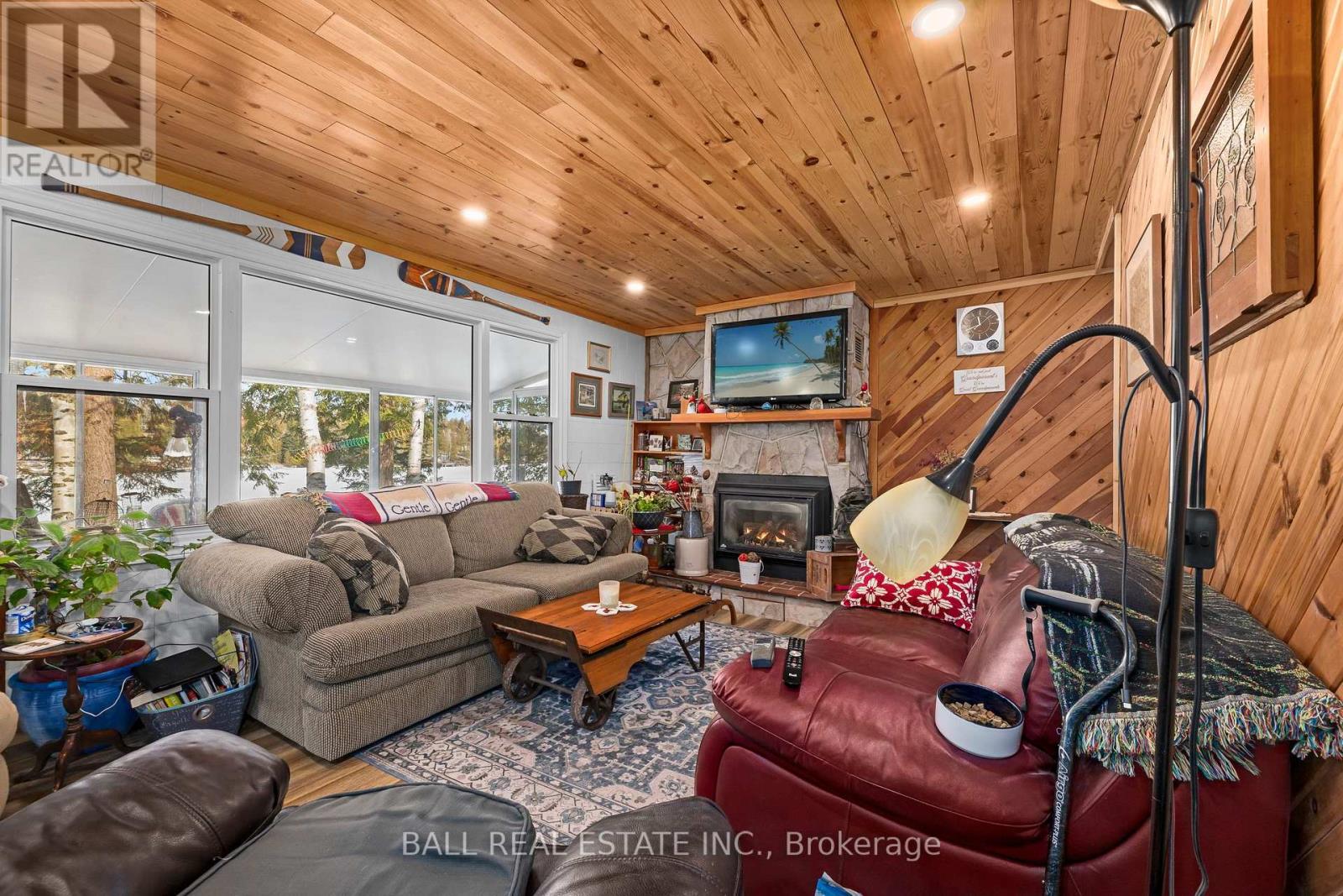 1561 CRYSTAL LAKE ROAD - 10