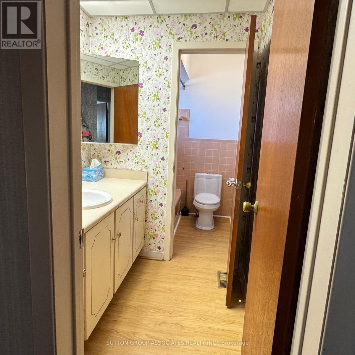 11 CASTOR CRESCENT - 13