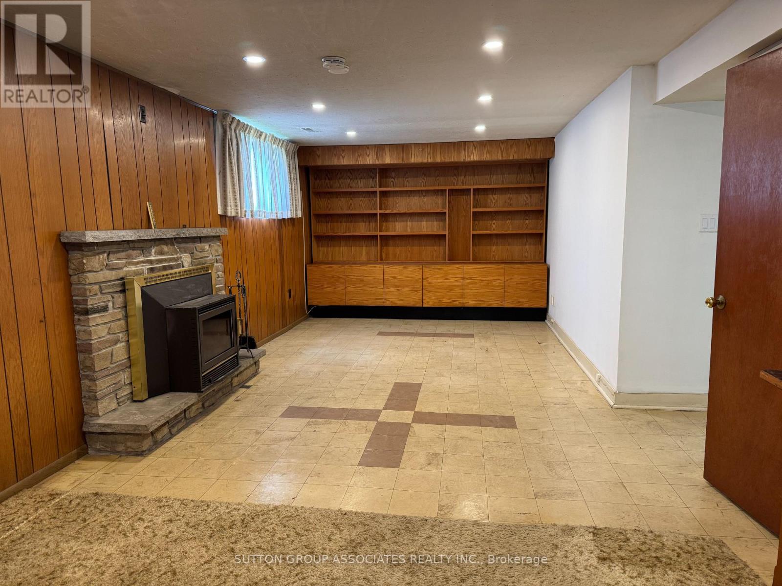 11 CASTOR CRESCENT - 21