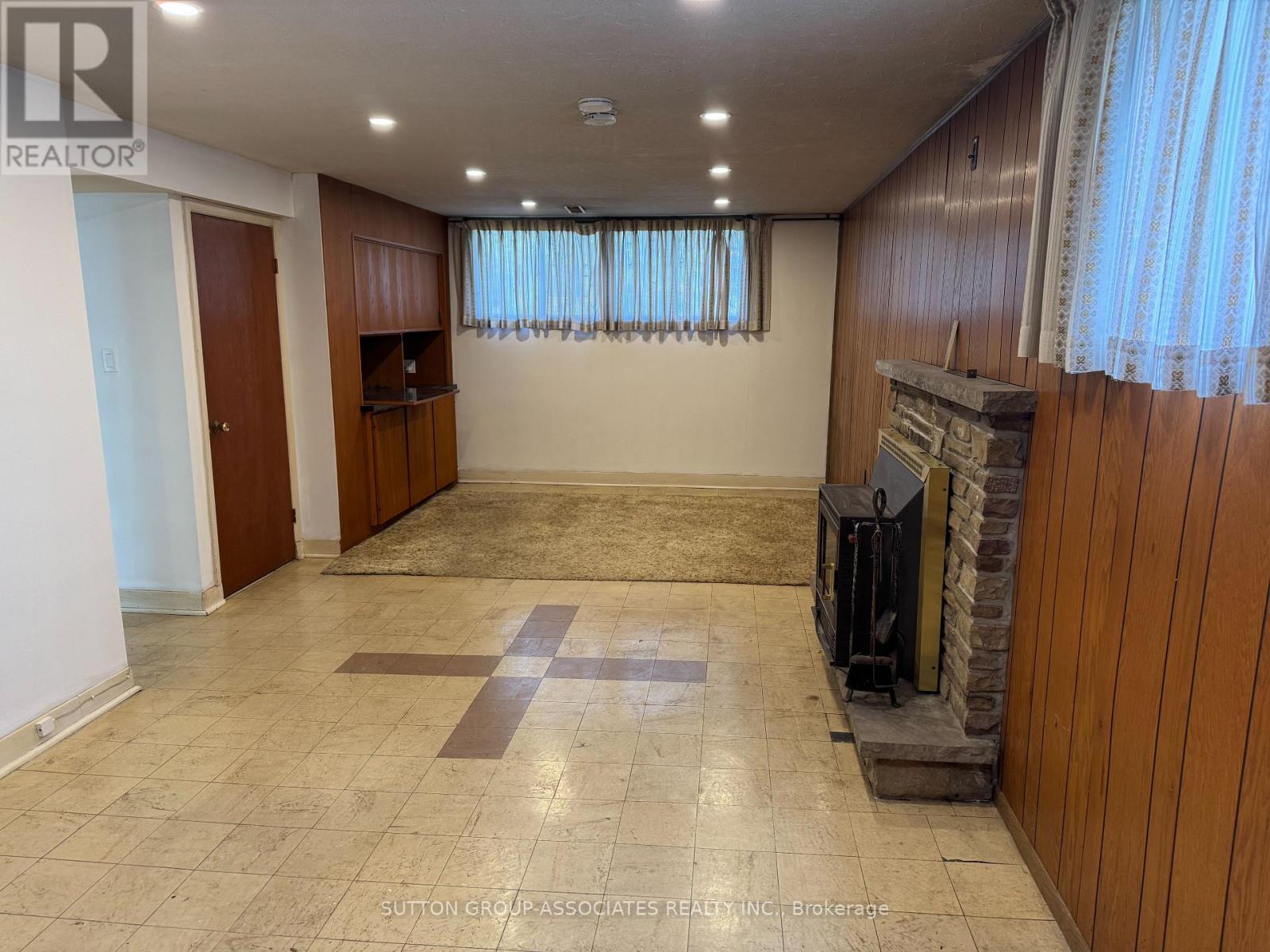 11 CASTOR CRESCENT - 22