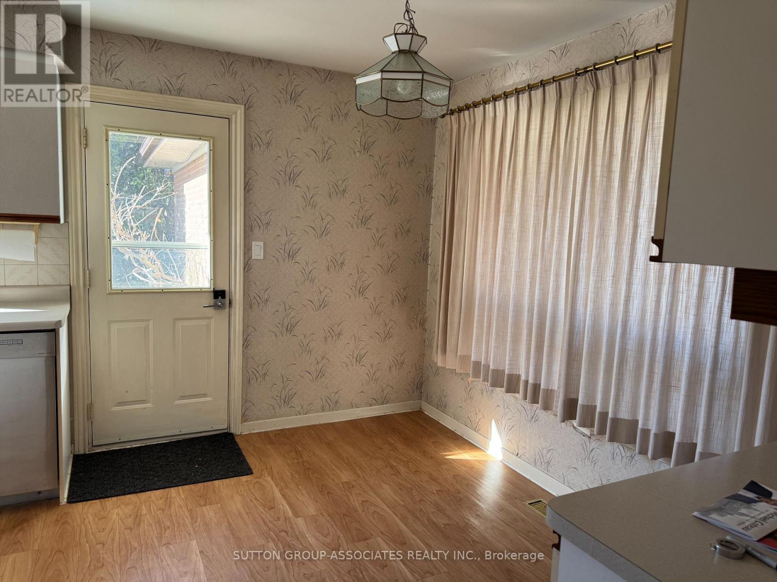 11 CASTOR CRESCENT - 7