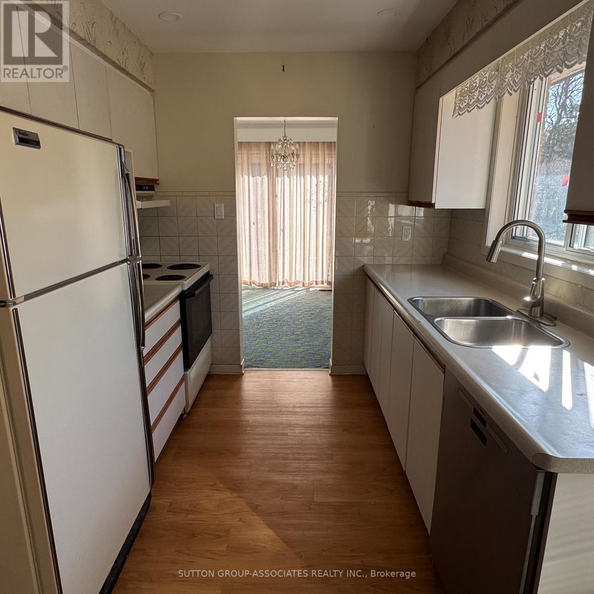 11 CASTOR CRESCENT - 9