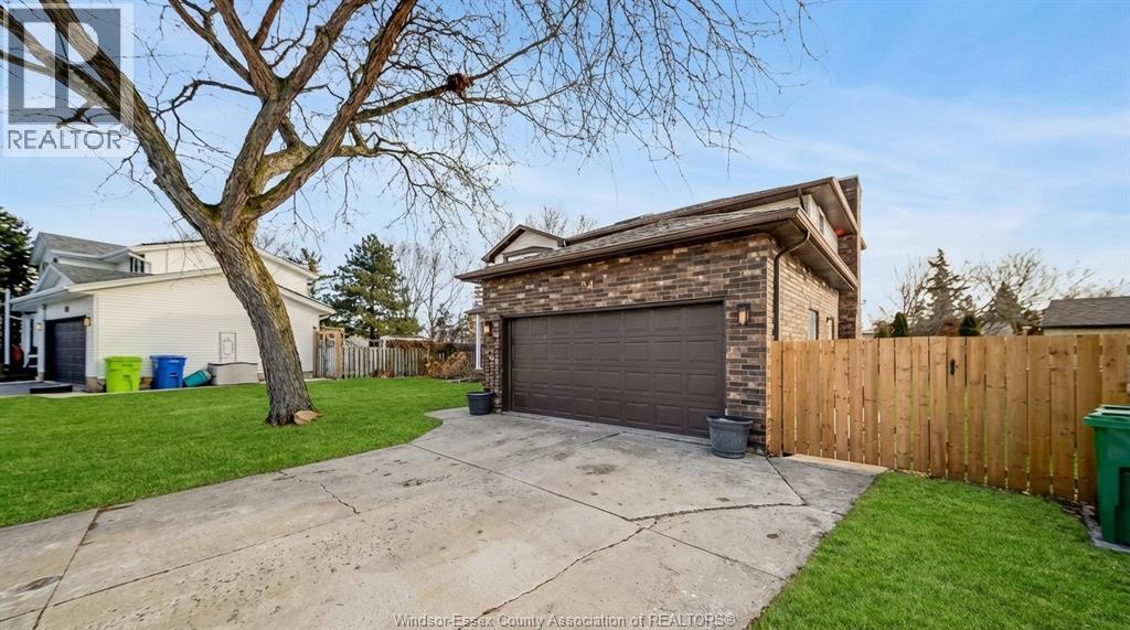 134 ROYAL CRESCENT, Belle River, Ontario, N0R1A0 — Photo 2