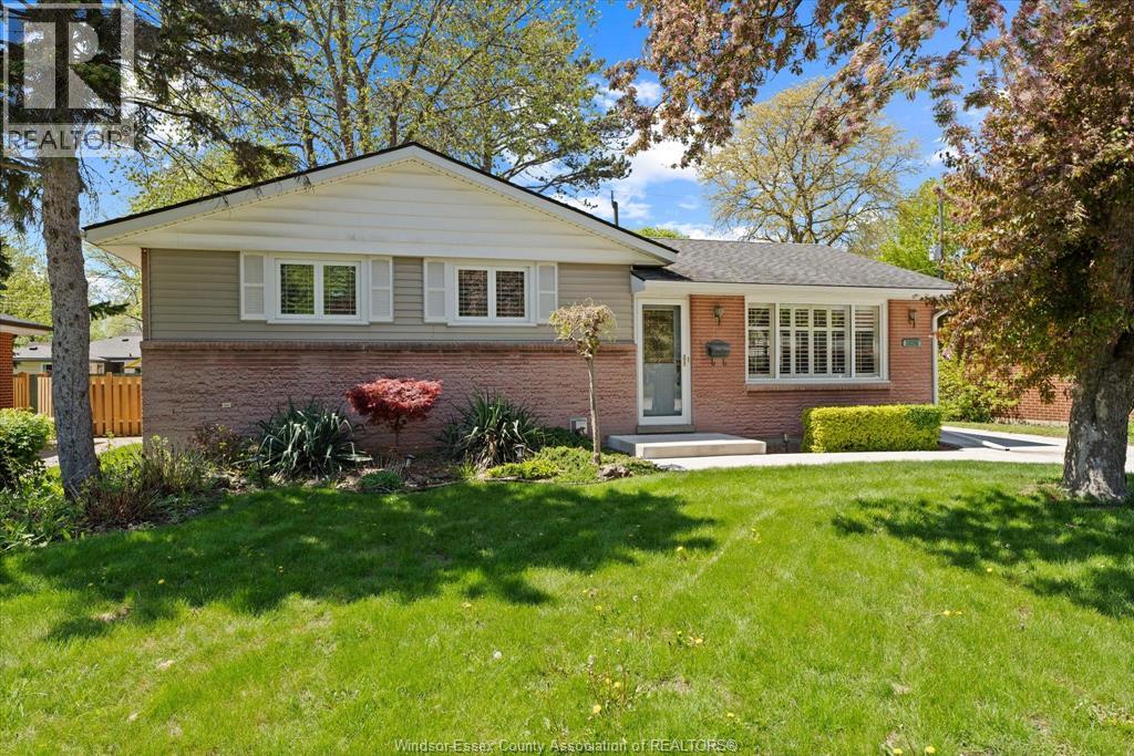 2875 Riviera, Windsor, Ontario, N9E3A5 — Photo 2