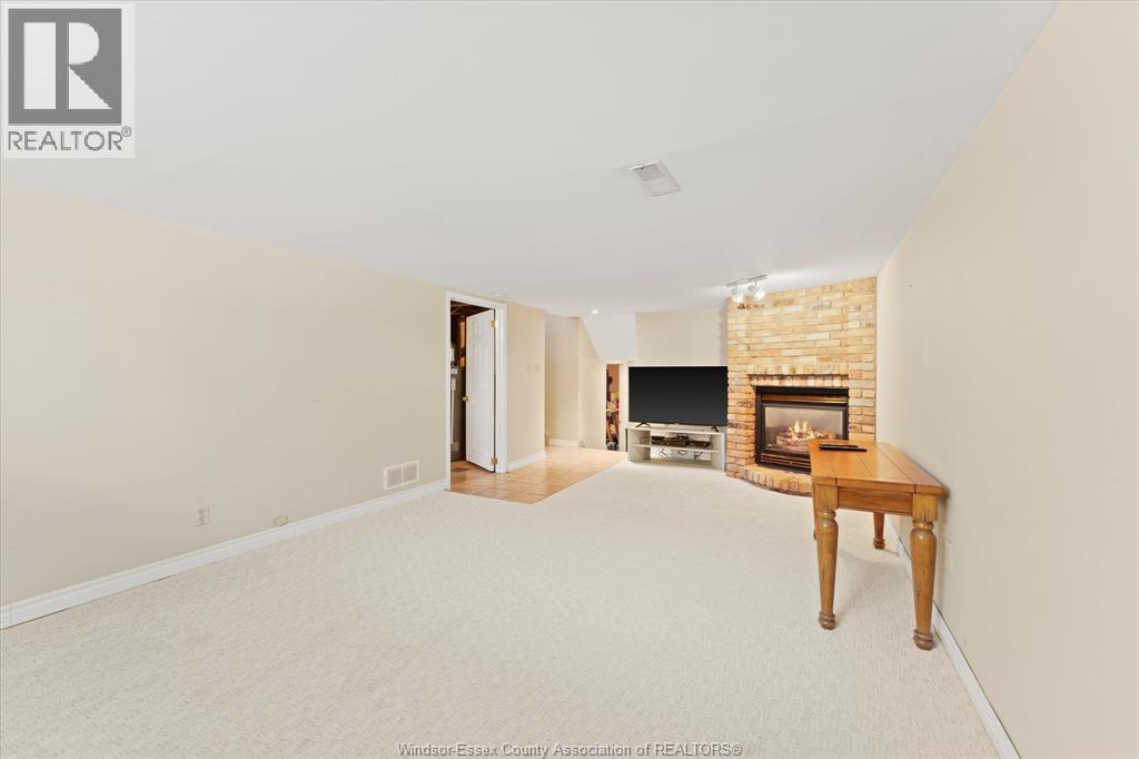 2875 Riviera, Windsor, Ontario, N9E3A5 — Photo 21